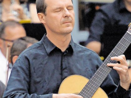 Maximilian Mangold, Gitarre